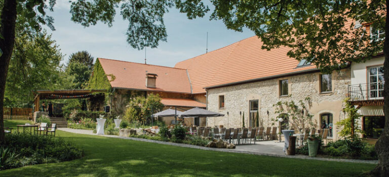 Blick auf den Trauort des Weingut Hahn